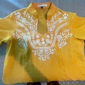 Beautiful 4 piece fits small to medium